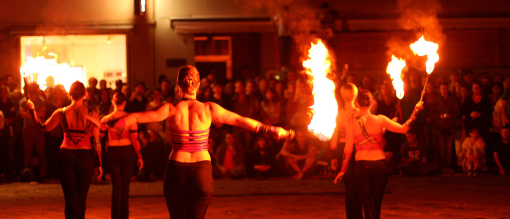 Straßenkunst - Feuershow - BAmberg zaubert - Straßenkunstfestival