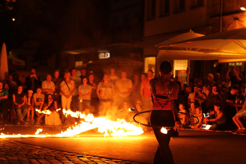 Straßenkunst - Feuershow - BAmberg zaubert - Straßenkunstfestival