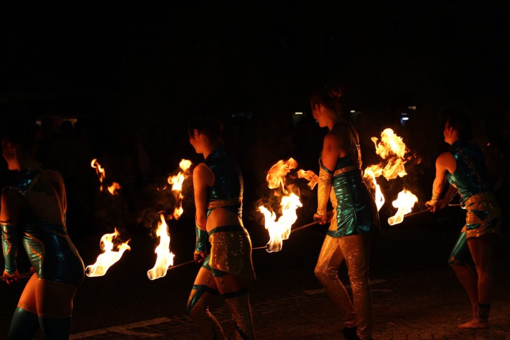 Feuershow Funkshow aus Wien Österreich Feuershow Showkünstler in Österreich Feuerkünstler